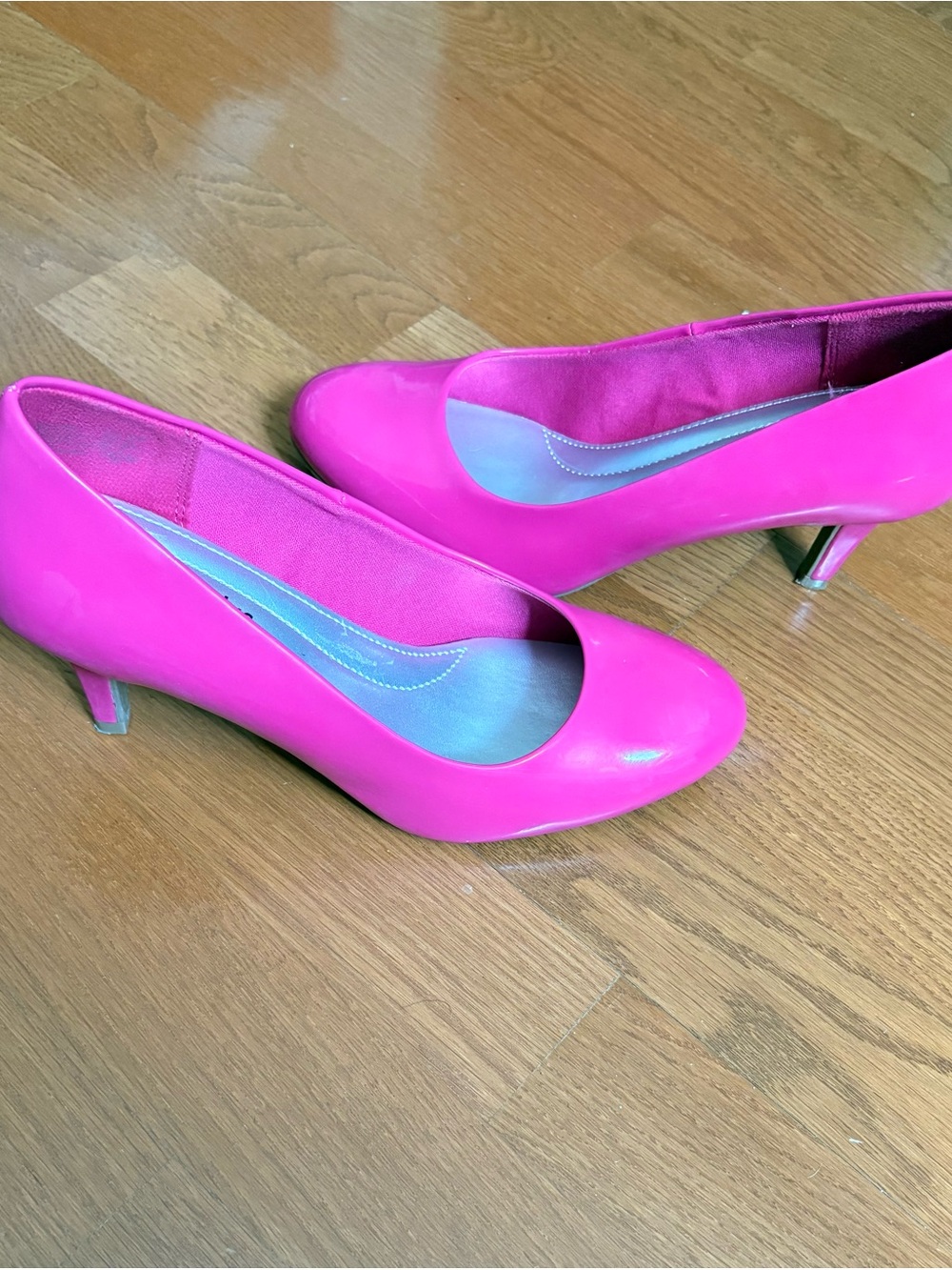 comfort plus by Predictions Hot Pink Low Heel Pumps